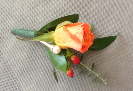 Бутоньерка 132